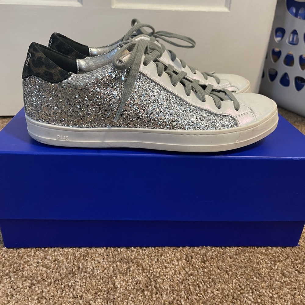 P448 tennis shoe